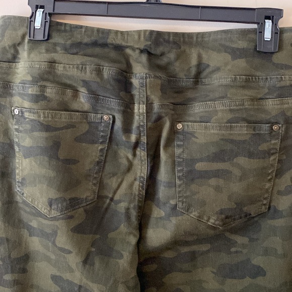 Bell by Kim Gravel tripe luxe twill jeans Camo pull on high rise military 16T - Picture 8 of 16